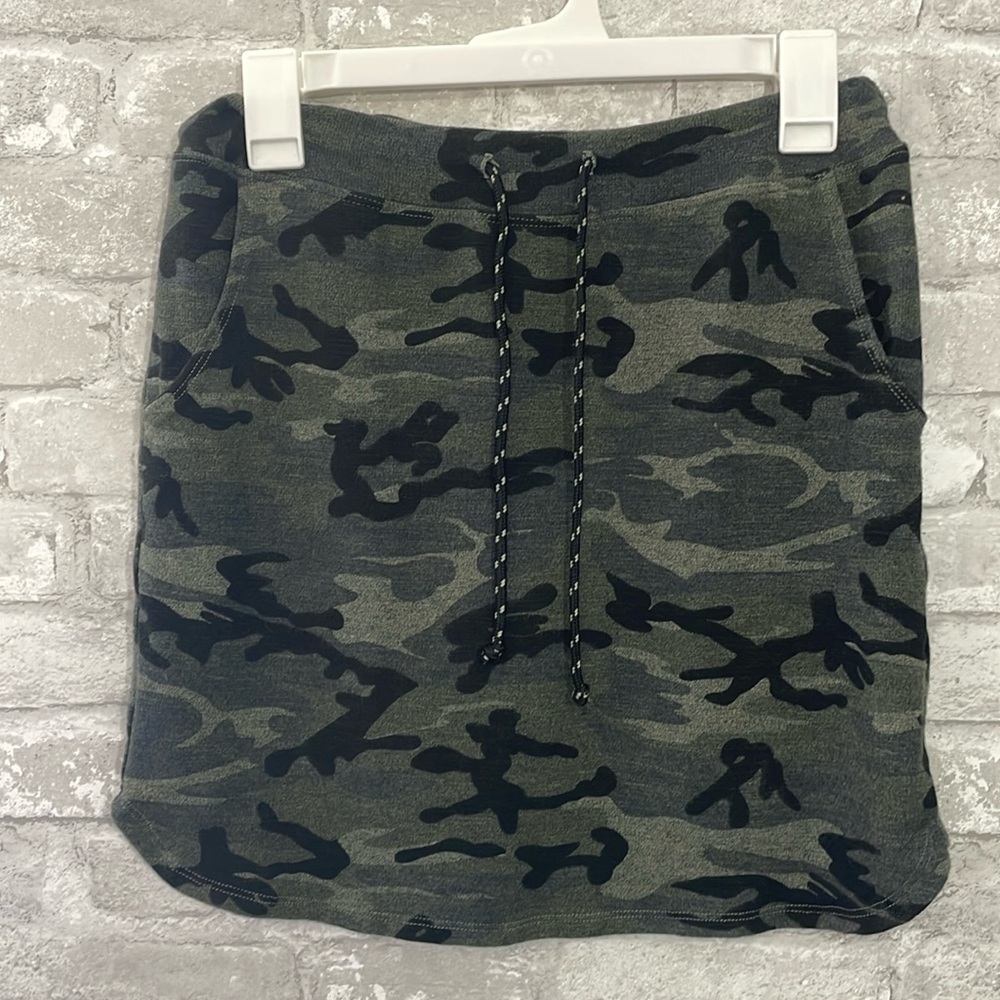 Camo Drawstring Knit Skirt - Olive/Black